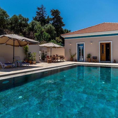Villa Remedio Neon Khorion  المظهر الخارجي الصورة